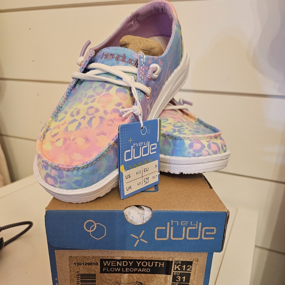 Youth Hey Dude rainbow cheetah size 12